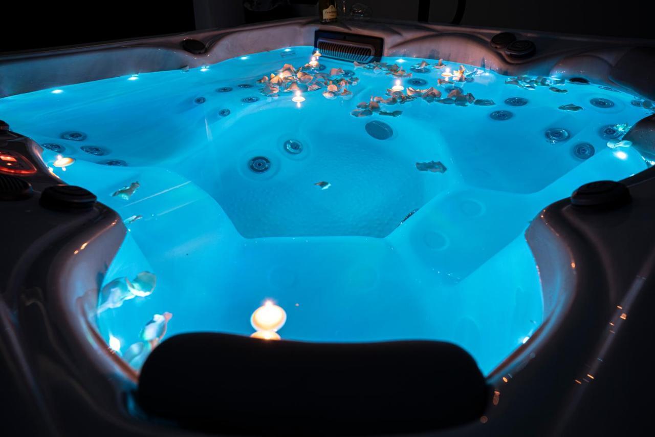 Villa Ermelinda - Piscina Privata E Jacuzzi Castelraimondo Buitenkant foto